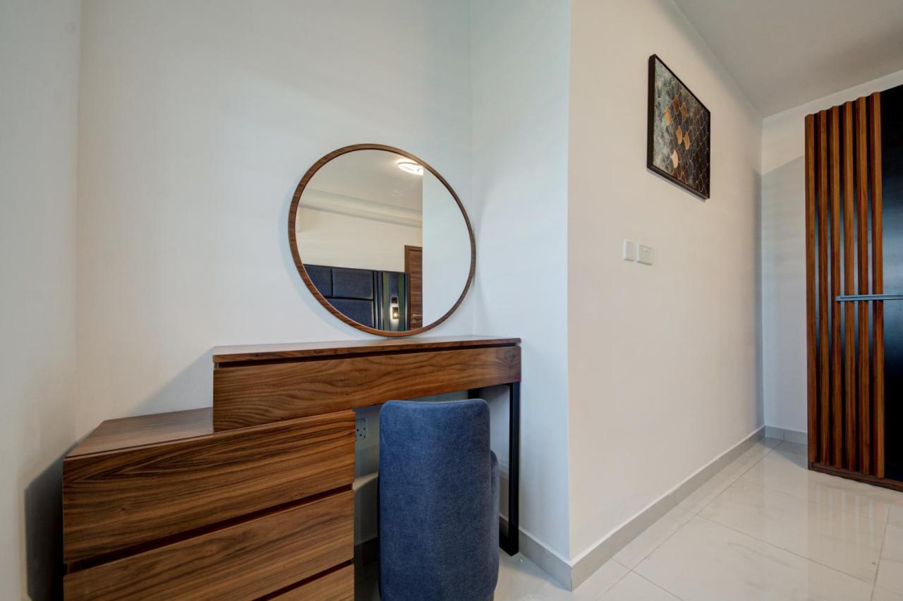 Central Apartments Сейнт Полс Бей Екстериор снимка