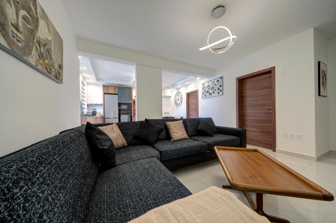 Central Apartments Сейнт Полс Бей Екстериор снимка