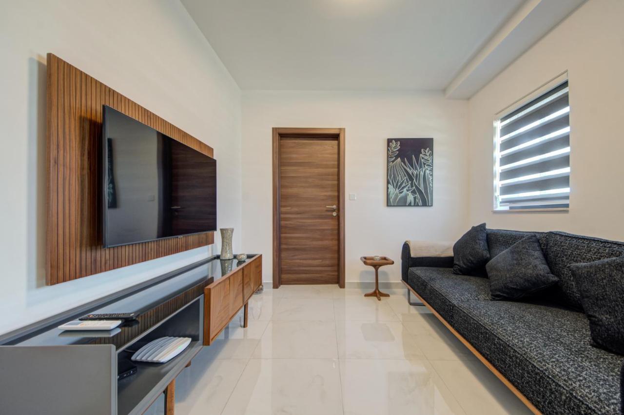 Central Apartments Сейнт Полс Бей Екстериор снимка