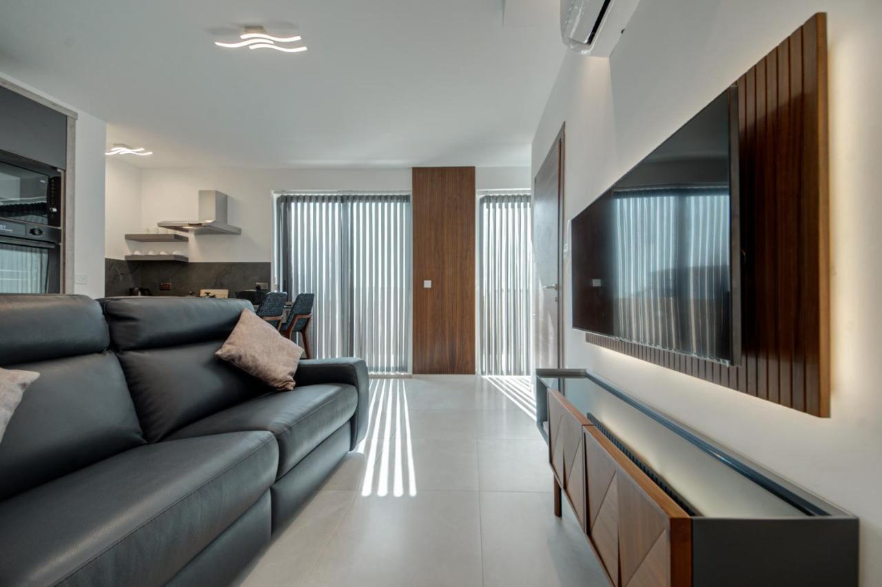 Central Apartments Сейнт Полс Бей Екстериор снимка