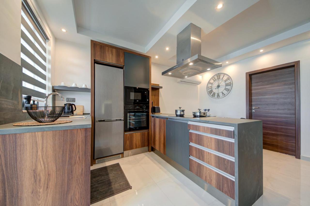 Central Apartments Сейнт Полс Бей Екстериор снимка