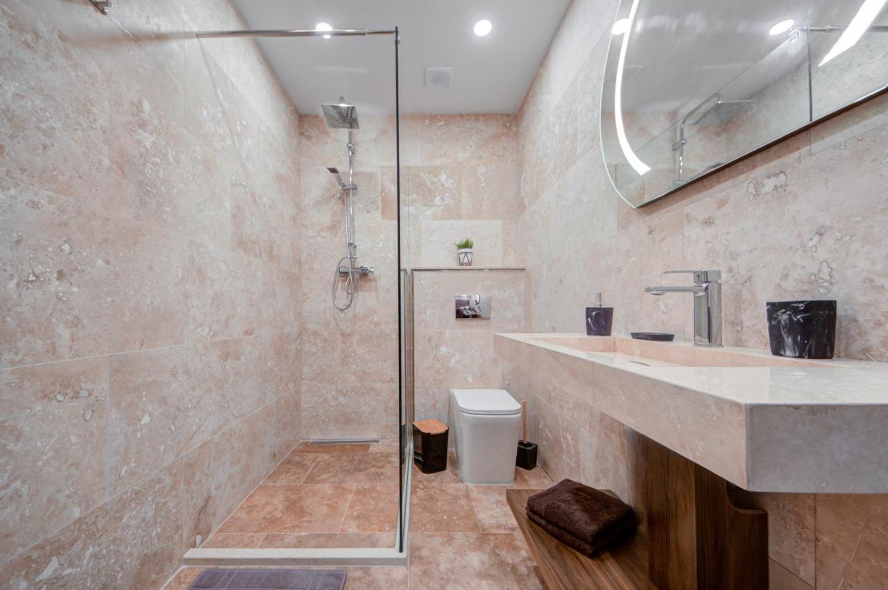 Central Apartments Сейнт Полс Бей Екстериор снимка