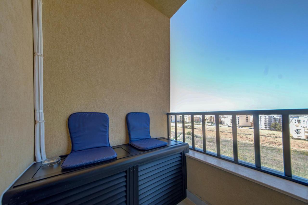 Central Apartments Сейнт Полс Бей Екстериор снимка
