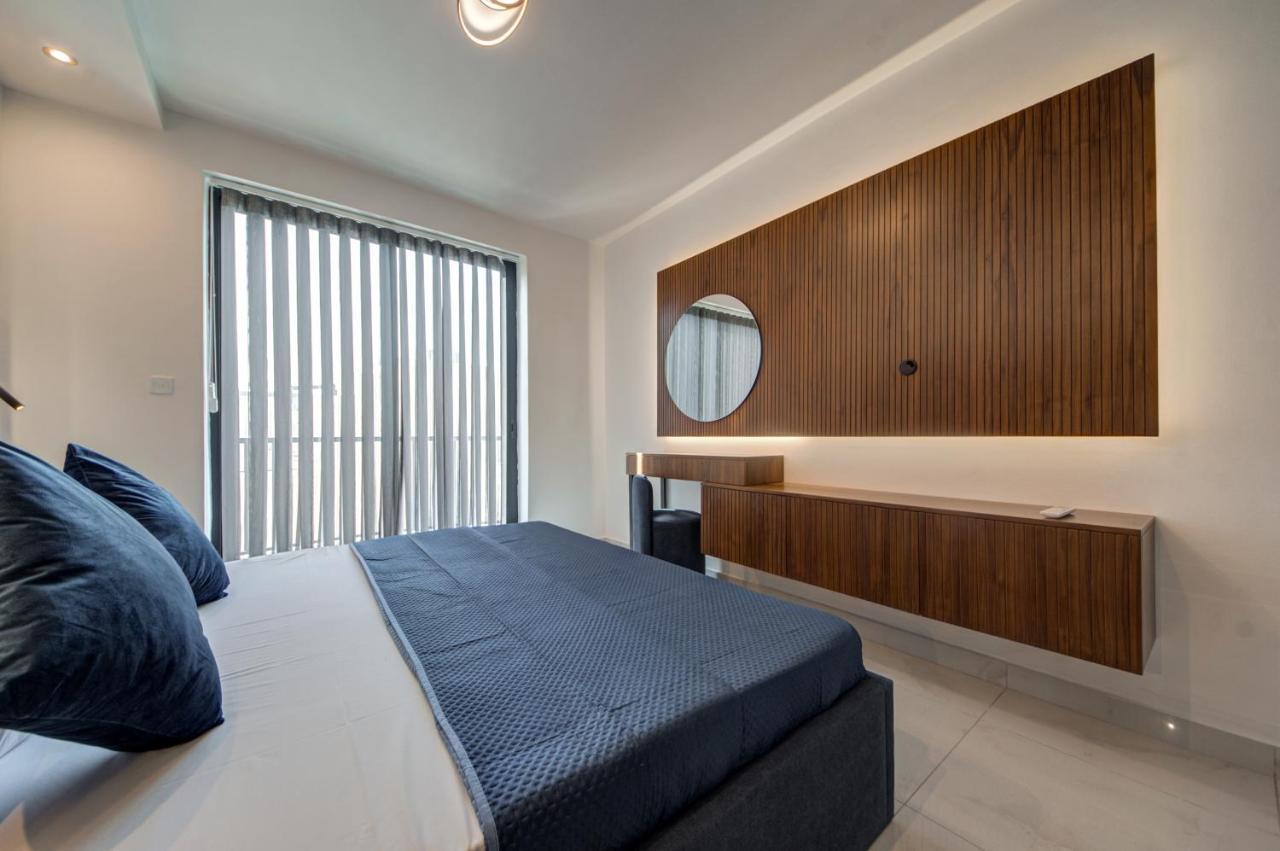 Central Apartments Сейнт Полс Бей Екстериор снимка